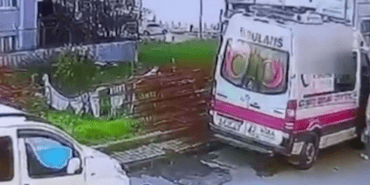 ambulansla-uyusturucu-tasiyan-3-saglik-calisani-tutuklandi