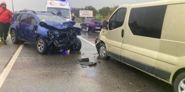 ayvalik-sarimsakli-kavsaginda-zincirleme-trafik-kazasi