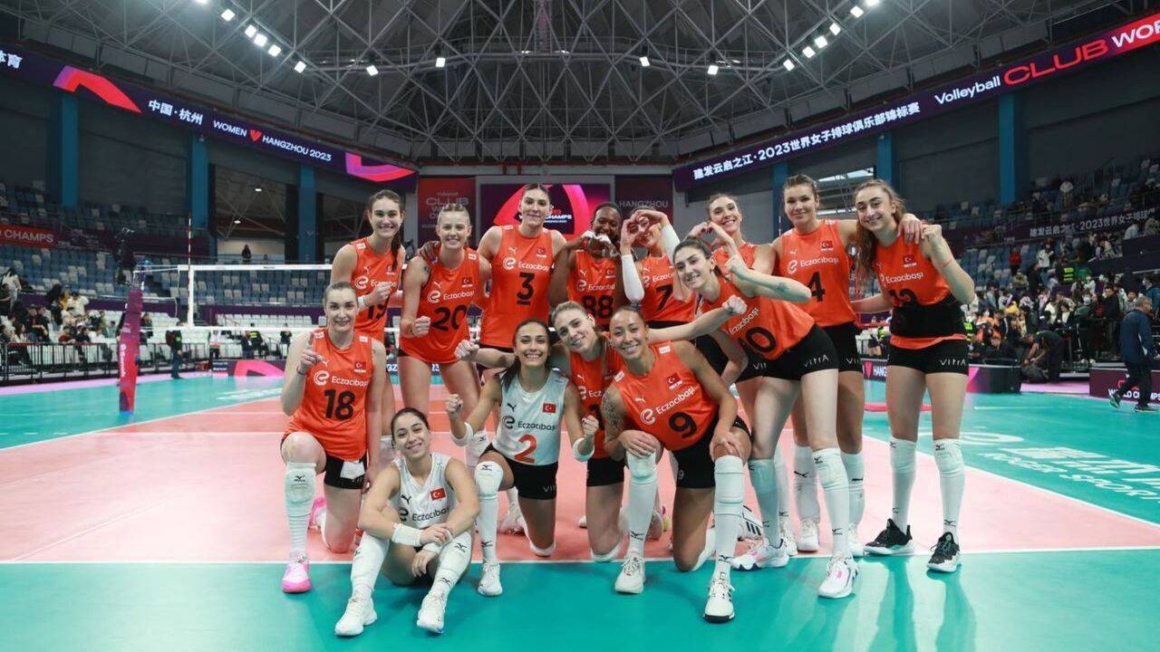 eczacibasi-dynavit-2023-fivb-kulupler-dunya-sampiyonasinda-finale-yukseldi