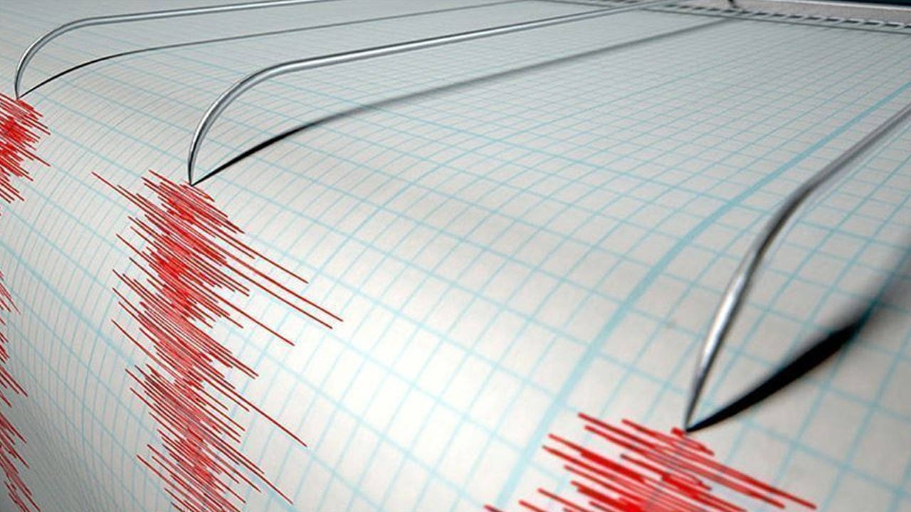 ege-denizinde-sabah-saatlerinde-deprem-meydana-geldi
