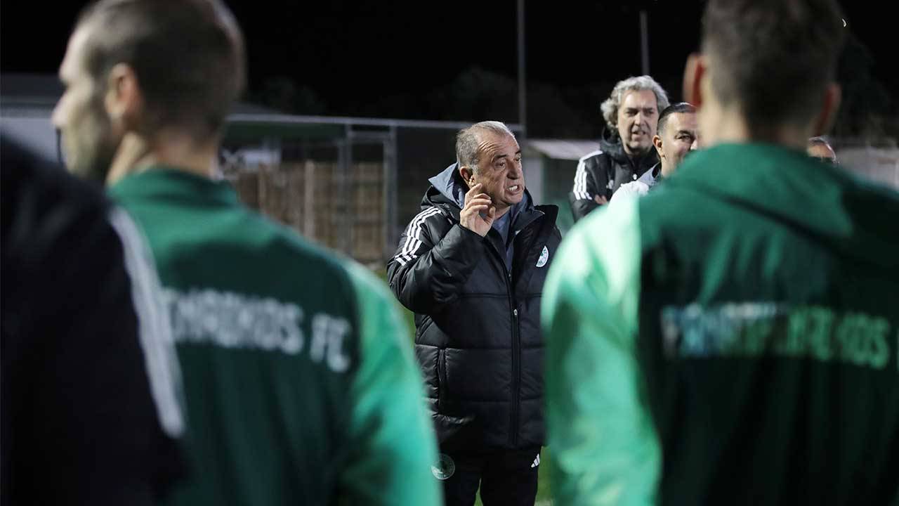 fatih-terim-panathinaikosta-ilk-antrenmanina-cikti