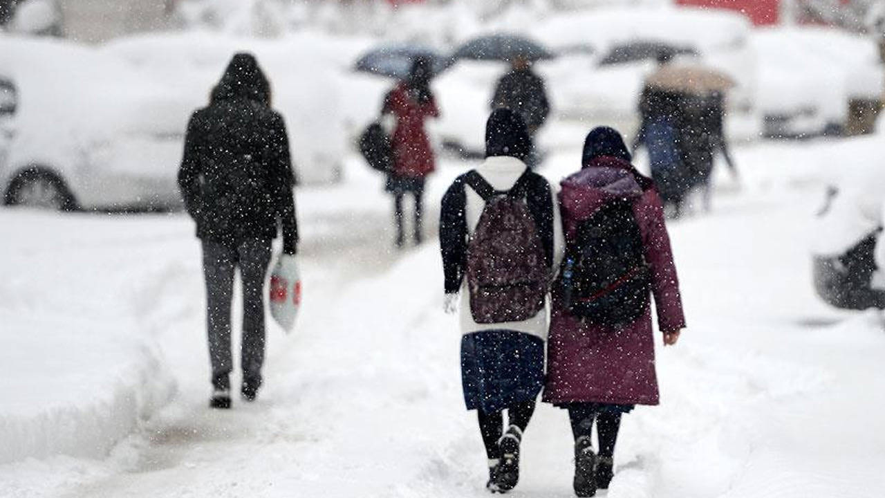 hava-kosullari-nedeniyle-igdir-ve-agrida-okullar-tatil-edildi