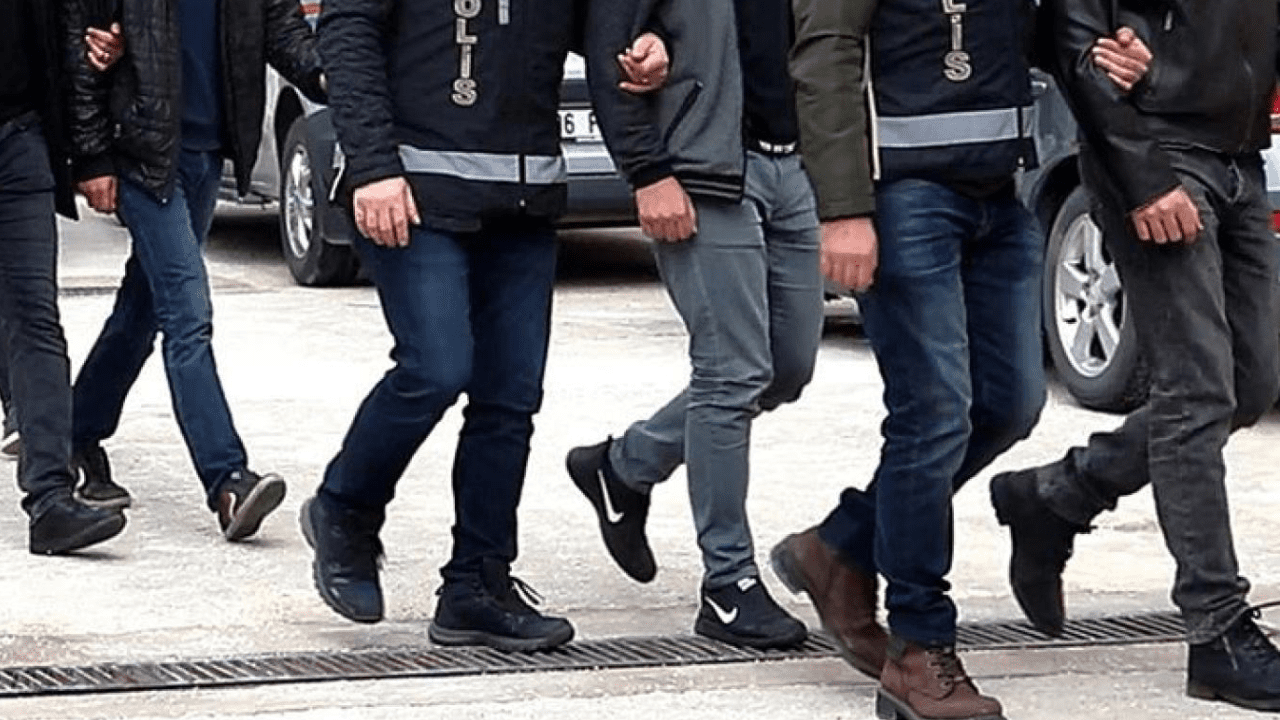 internet-dolandiriciligi-operasyonu-manisa-ve-izmirde-7-supheli-tutuklandi