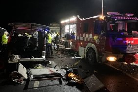 tokat-ta-minibus-kamyona-arkadan-carpti-5-olu-1