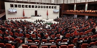 uzman-cavuslarin-sorunlarinin-tespiti-onerisi-akp-ve-mhp-oylariyla-reddedildi