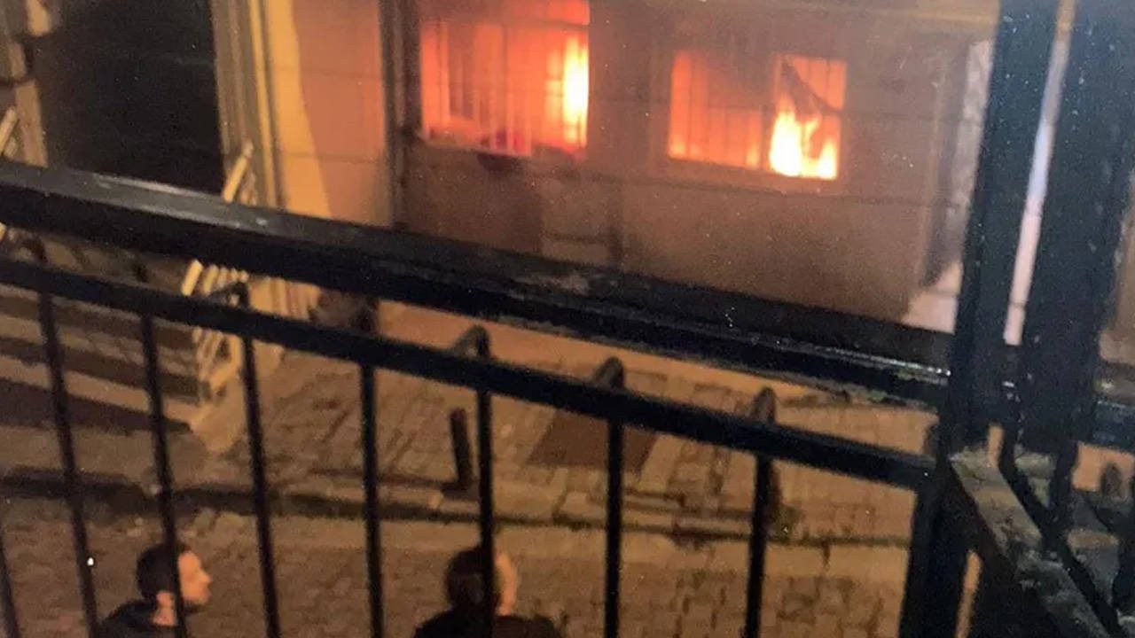 besiktasta-yangin-dumanindan-etkilenen-1-kisi-hayatini-kaybetti