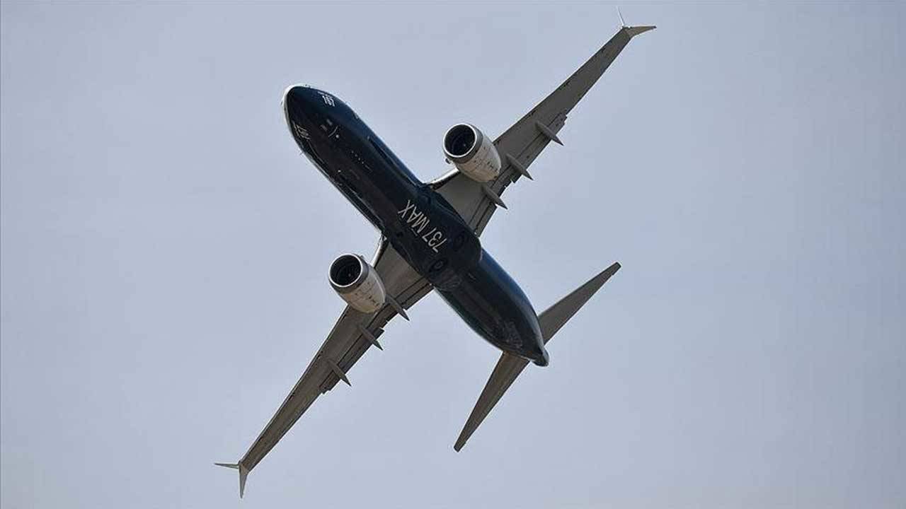 boeing-737-max-9-ucaginin-kopan-parcasi-bir-evin-bahcesinde-bulundu