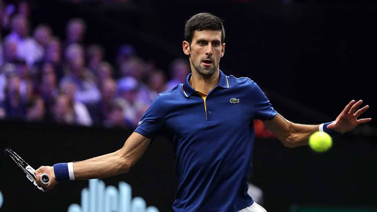 sirp-raket-novak-djokovic-yari-finale-cikti