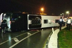 Balıkesir Edremit'te Yolcu Otobüsü Devrildi