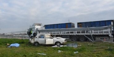 akhisarda-trafik-kazasi-3-kisi-hayatini-kaybetti-3-kisi-yaralandi
