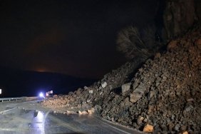 bitlis-baykan-kara-yolunda-heyelan