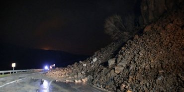 bitlis-baykan-kara-yolunda-heyelan