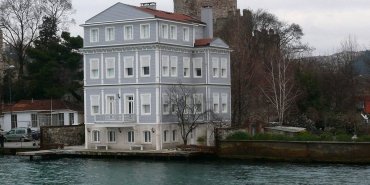 tarihi-yaliya-kacak-bahce-yapildi