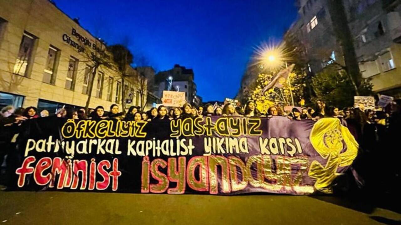 8-mart-yuruyusunde-gozaltina-alinan-28-kisiden-5i-hakkinda-dava-acildi