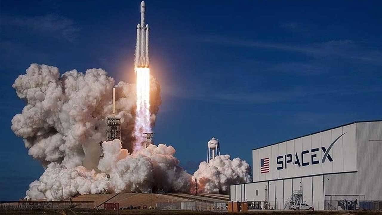 spacex-starlink-internet-agi-icin-22-uyduyu-daha-uzaya-gonderdi