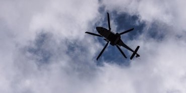 ekvadorda-askeri-helikopter-dustu