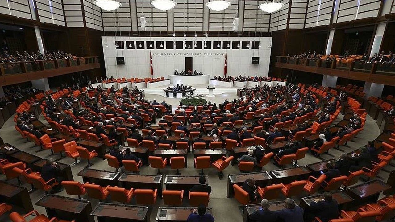 hayat-pahaliligi-arastirilsin-onerisi-mecliste-reddedildi
