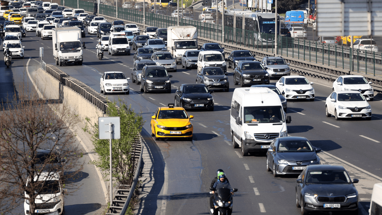 istanbulda-bugun-bazi-yollar-trafige-kapatiliyor