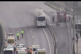 15-temmuz-sehitler-koprusu-girisinde-minibus-yangini-qjA9OWcb.jpg