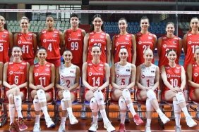 a-milli-kadin-voleybol-takimi-vnl-antalya-etabinda-japonya-ile-maca-cikiyor-dnamfTap.jpg