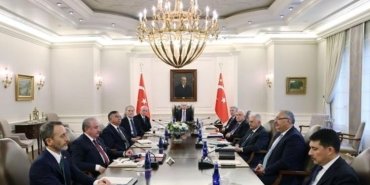 abilerin-uyarilari-ve-ak-parti-icindeki-gelismeler-9RXpxCig.jpg