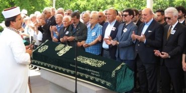 ahmet-ugurlunun-vefati-p9V6fXaJ.jpg
