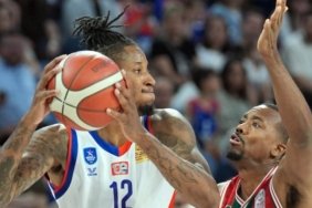 anadolu-efes-pinar-karsiyaka-maci-ozeti-ve-oyuncu-performanslari-dz2wy4Y9.jpg