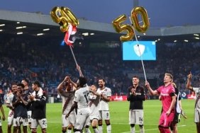bayer-leverkusen-almanya-bundesligada-sampiyon-oldu-3bF9XyQi.jpg