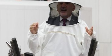 chpli-vekil-mustafa-adiguzel-tbmmde-aricilarin-sorunlarini-gundeme-tasidi-T91kASsh.jpg