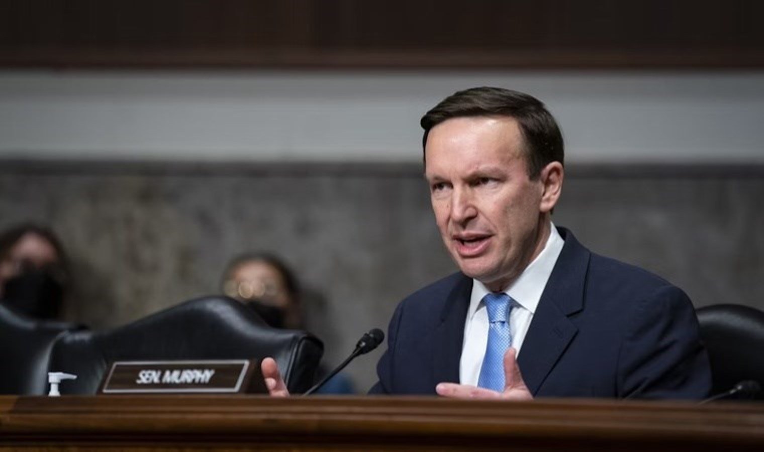 demokrat-senator-chris-murphy-bidenin-israile-silah-yardimlarini-askiya-alma-tehdidi-hakkinda-konustu-wDK7Mjl1.jpg