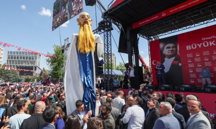Özel'in Çağrısı ve Emekli Maaşları