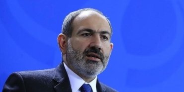 ermenistanda-baspiskoposun-pasinyan-karsiti-mitingi-9KvM6DO3.jpg