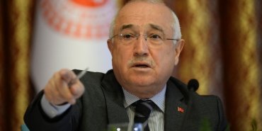 eski-tbmm-baskani-cemil-cicek-anayasayi-degistirmek-erciyes-dagini-tasimaktan-zordur