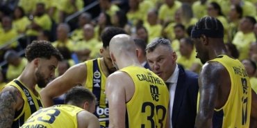 fenerbahce-bekonun-basarisi-ve-avrupadaki-yukselisi-O1yj31Ti.jpg