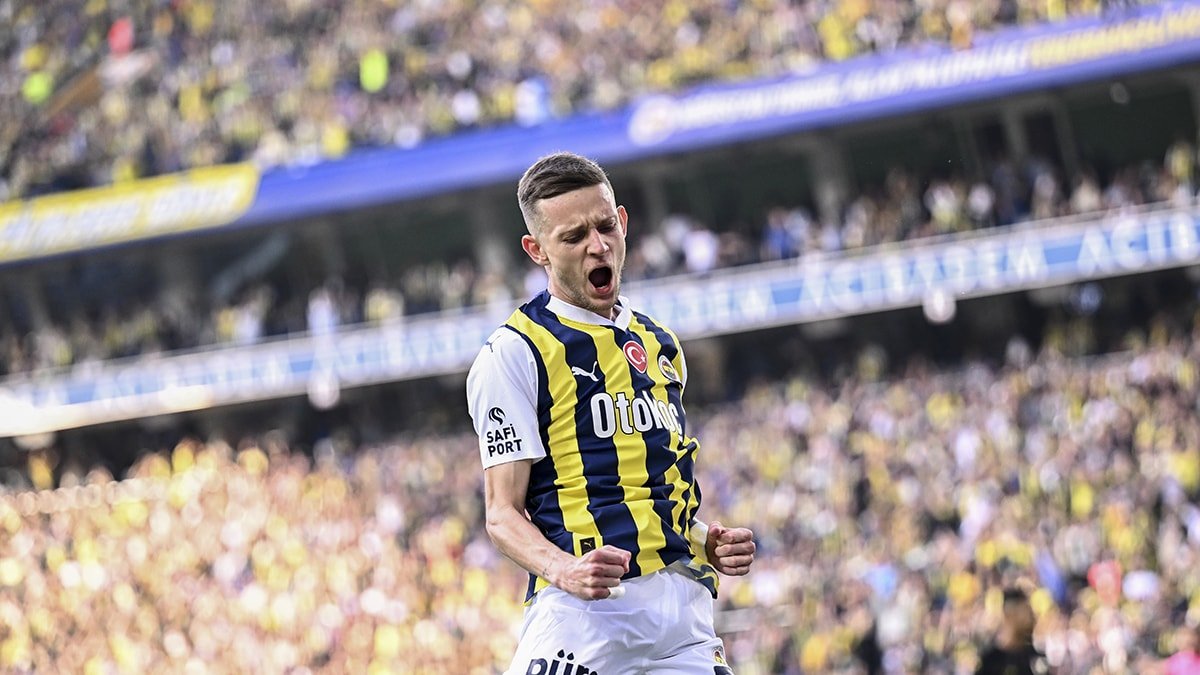 Fenerbahçe'de Sezonun Yıldızı: Dusan Tadic ve En Çok Süre Alan Oyuncu Ferdi Kadıoğlu