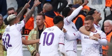 fiorentina-konferans-ligi-finaline-yukseldi-TMKVxslT.jpg