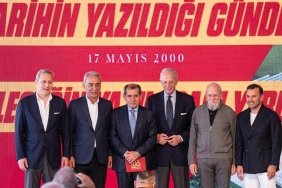 galatasaray-kulubu-uefa-kupasi-zaferini-kutladi-miEwFg5F.jpg