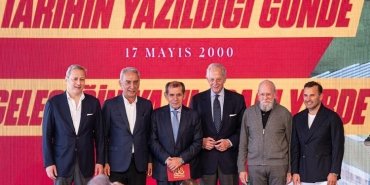 galatasaray-kulubu-uefa-kupasi-zaferini-kutladi-miEwFg5F.jpg