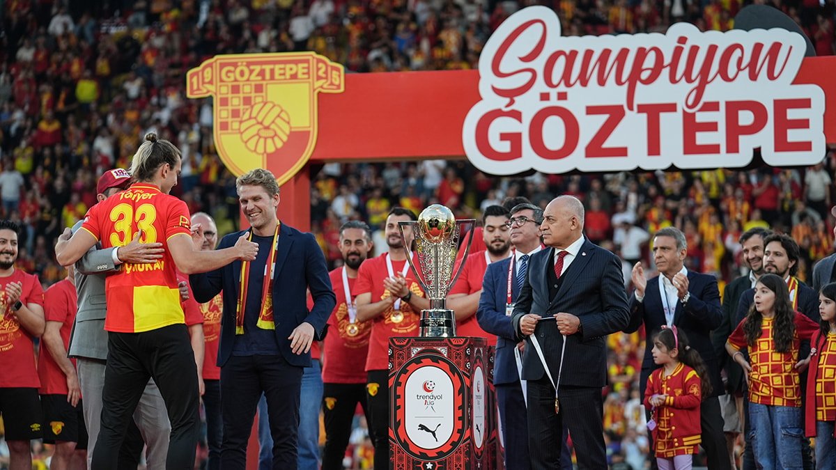 Göztepe Süper Lig Şampiyonluğunu Kutladı