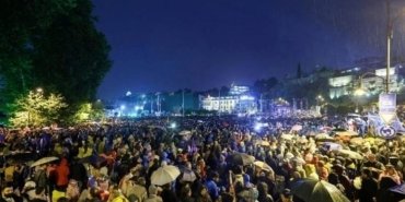 gurcistanda-protestolar-ve-batinin-mudahalesi-sfK4ye2T.jpg