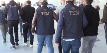 icisleri-bakani-ali-yerlikaya-bozdogan-36-operasyonlarinda-72-supheli-yakalandi-eRVYAOpO.jpg