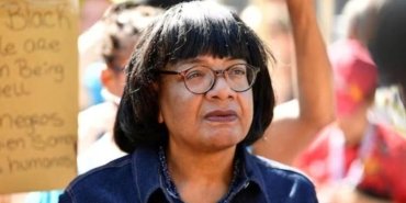 ilk-siyah-kadin-milletvekili-diane-abbott-isci-partisi-adayligi-engellendi-lnztVjYX.jpg