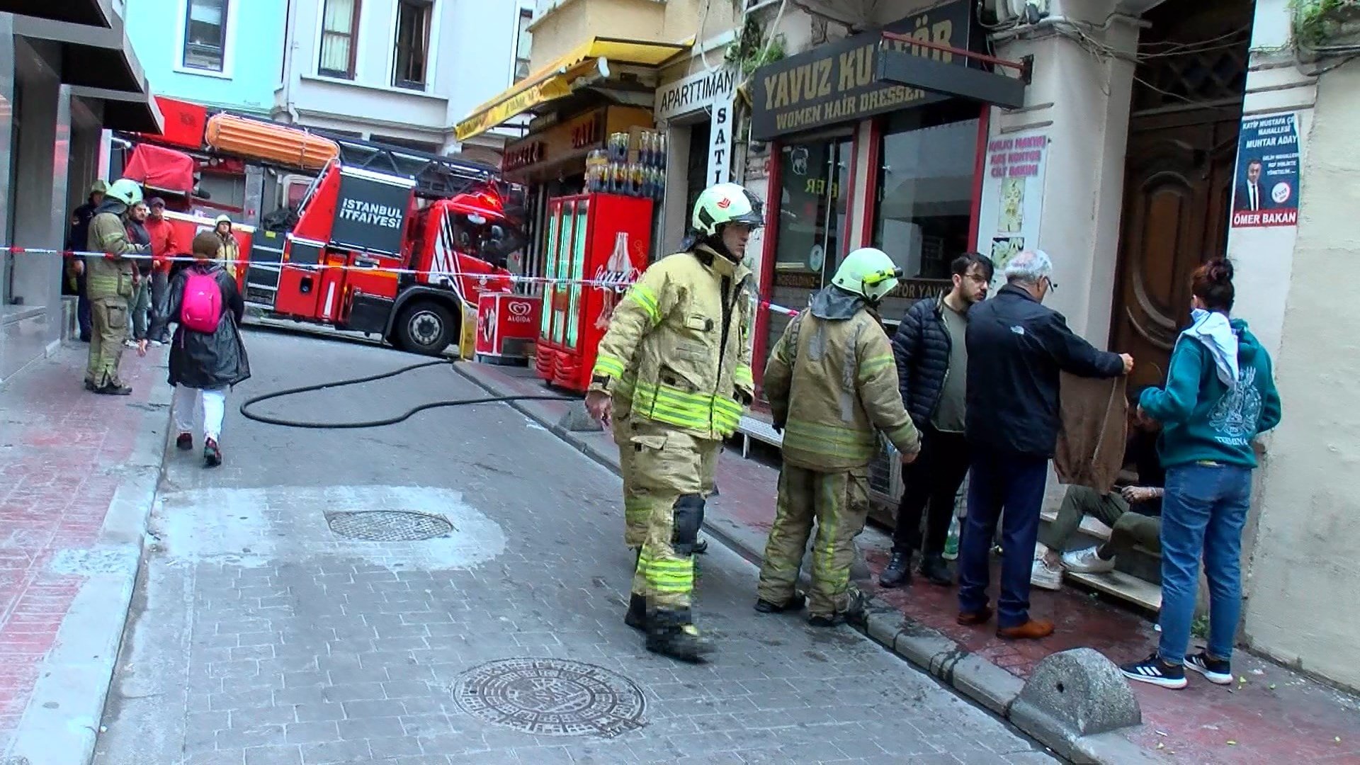 İstanbul Beyoğlu'nda Apart Otelde Çıkan Yangında 2 Kişi Dumandan Etkilendi
