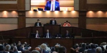 istanbul-buyuksehir-belediye-meclisi-acilis-konusmasi-ve-parti-temsilcilerinin-tartismasi-n2fYOsEm.jpg