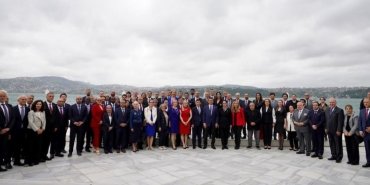 istanbulda-yabanci-misyon-sefleriyle-bulusma-ve-imamoglunun-vurguladigi-insanlik-tragedisi-FauuZ35p.jpg