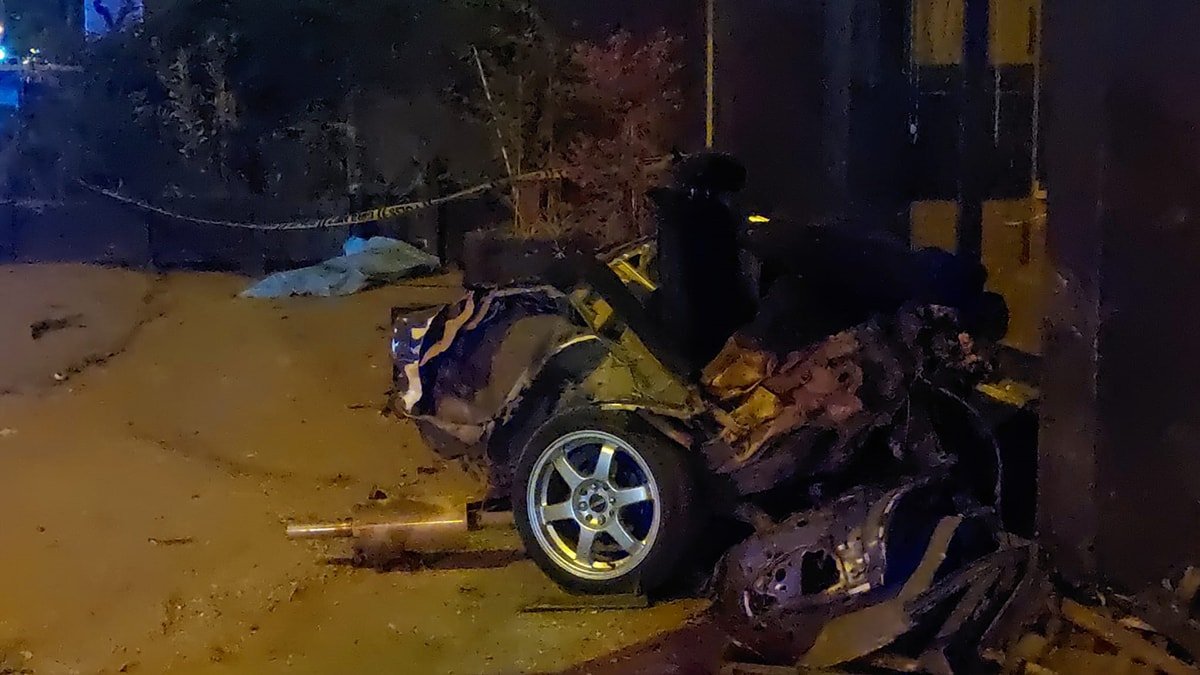 Kocaeli'de Trafik Kazası: Otomobil Beton Direğe Çarptı, Yaya Hayatını Kaybetti