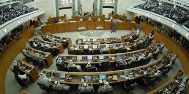 kuveyt-emiri-parlamentoyu-feshetti-zxaCRmE1.jpg