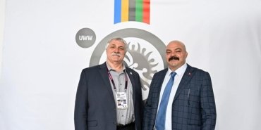 mahmut-demir-gures-dunyasinda-dostluk-ve-rekabet-xLLt8Ce4.jpg