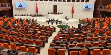meclis-toplantisi-ve-siyasi-partiler-arasindaki-tasarruf-tartismasi-7VA7yc3P.jpg