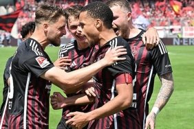 nurnberg-bundesliga-2de-ligde-kalma-basarisini-kutluyor-LHkf1DUi.jpg